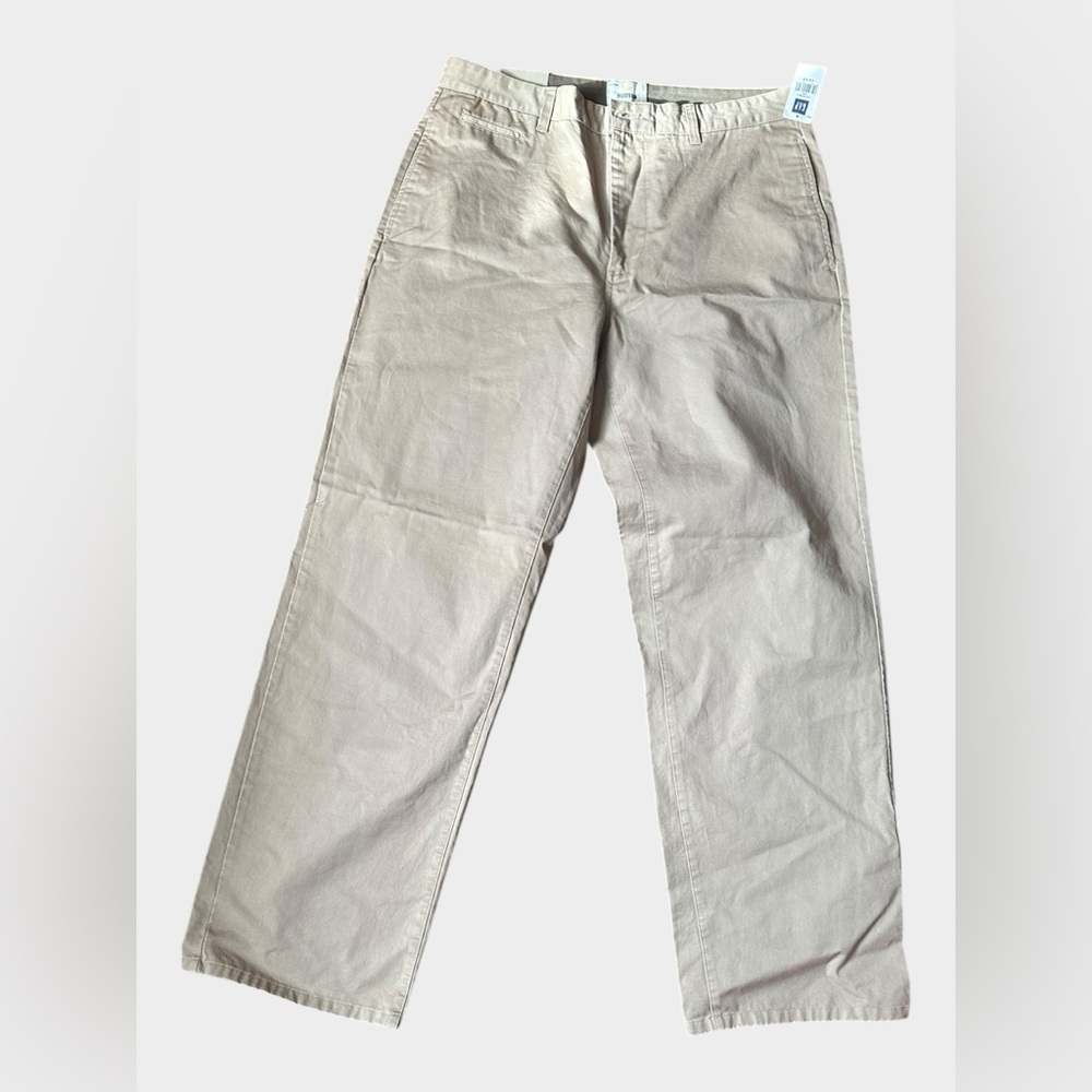 GAP “Hudson” Ribbed Waist Khaki Pants – Men’s 36x32
New with Tags • Classic Fit